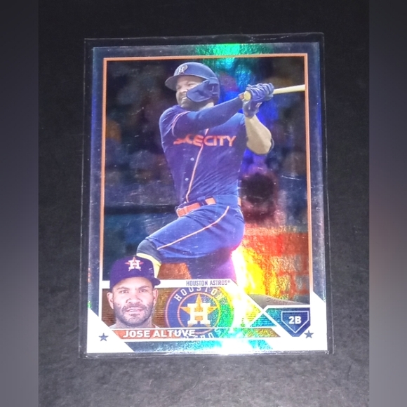 Jose Altuve Rainbow Foil Topps Chrome Series One 2023 #222 - Picture 1 of 2